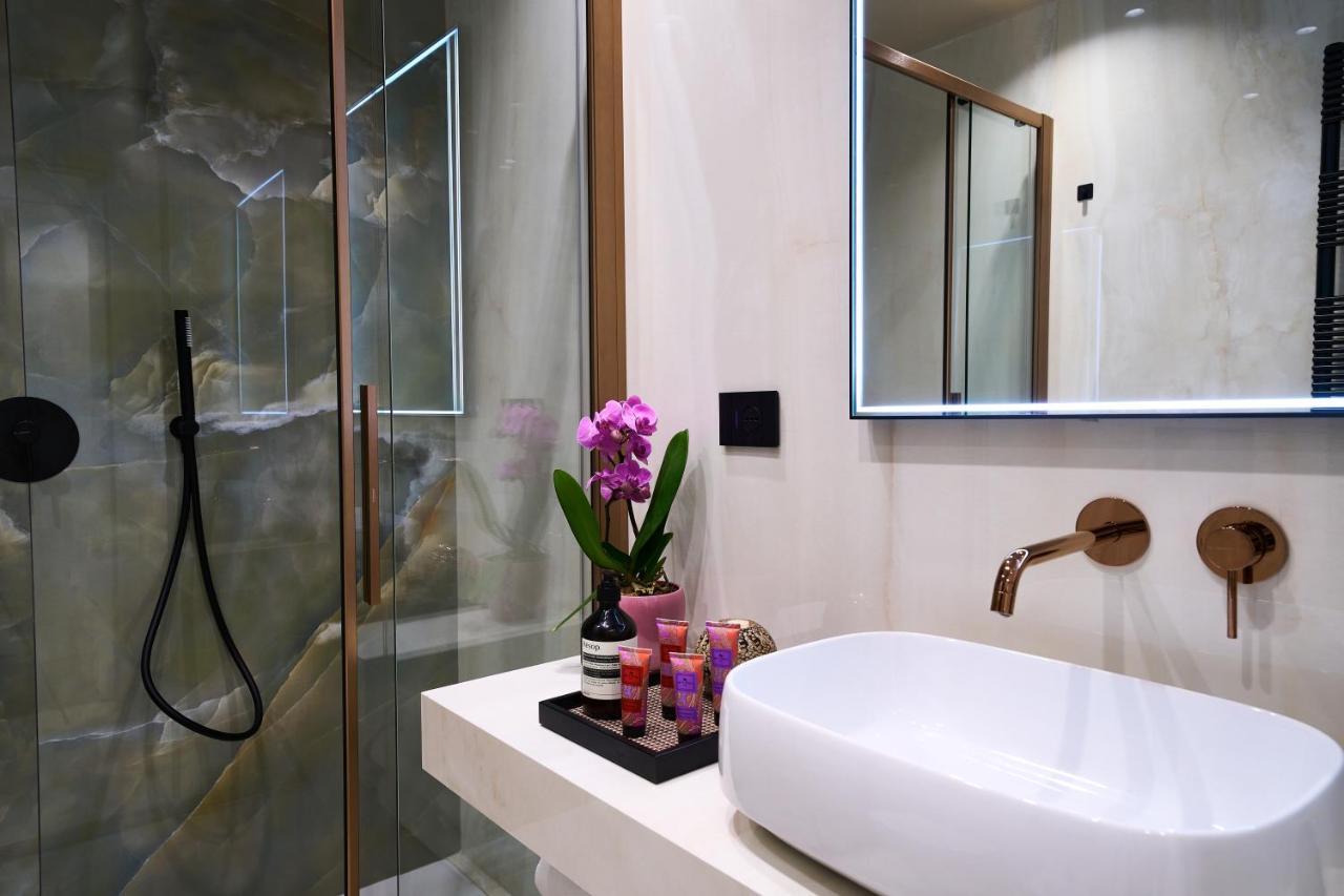Luxury & Central Apartment Милан Экстерьер фото