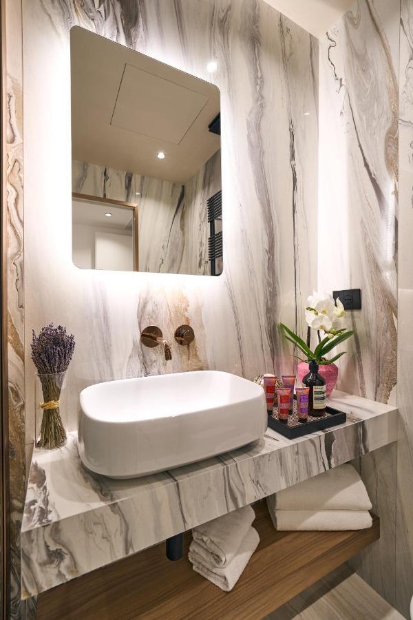 Luxury & Central Apartment Милан Экстерьер фото