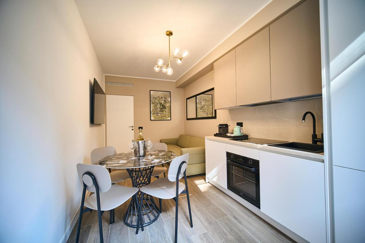 Luxury & Central Apartment Милан Экстерьер фото