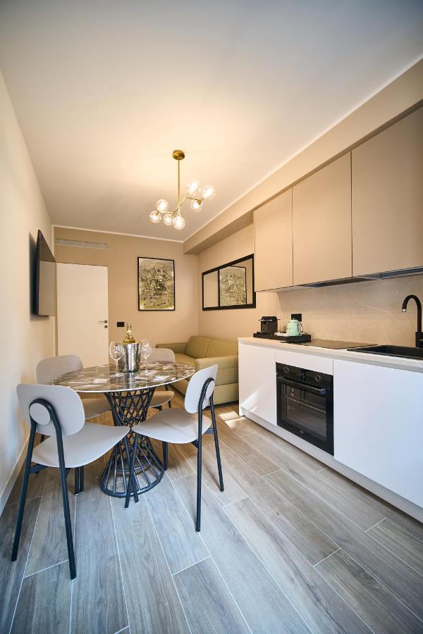 Luxury & Central Apartment Милан Экстерьер фото