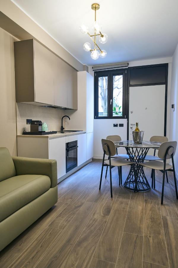 Luxury & Central Apartment Милан Экстерьер фото
