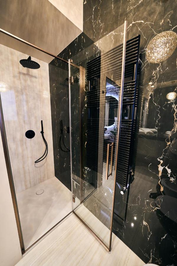 Luxury & Central Apartment Милан Экстерьер фото
